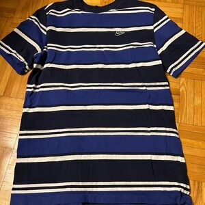 Nike Men's Blue Striped Shirt